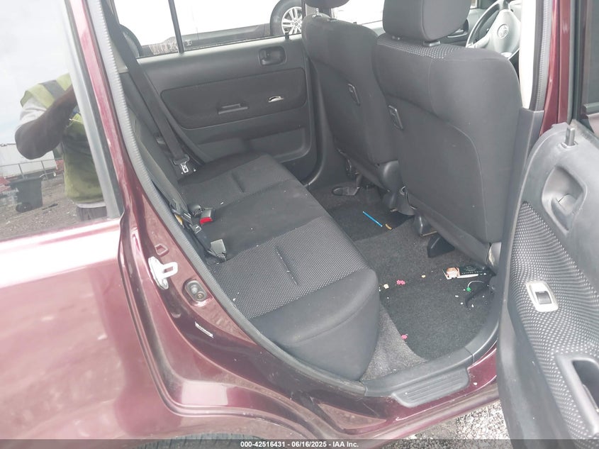 2006 TOYOTA SCION VIN: JTLKT324564045068