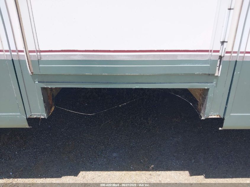 1999 Ford F550 Super Duty Stripped Chass VIN: 3FCMF53S3XKA16261 Lot: 42516645