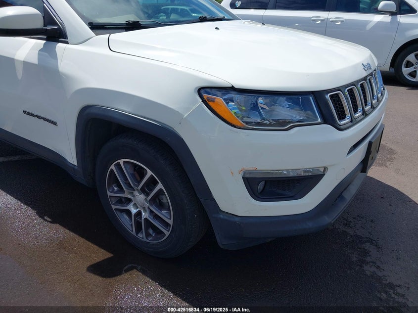VIN 3C4NJCBB1KT636564 2019 JEEP COMPASS SUN AND WHEEL FWD