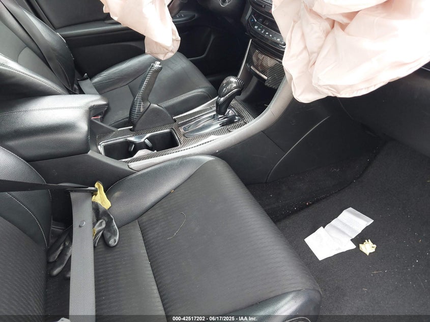2017 HONDA ACCORD VIN: 1HGCR2F56HA031777