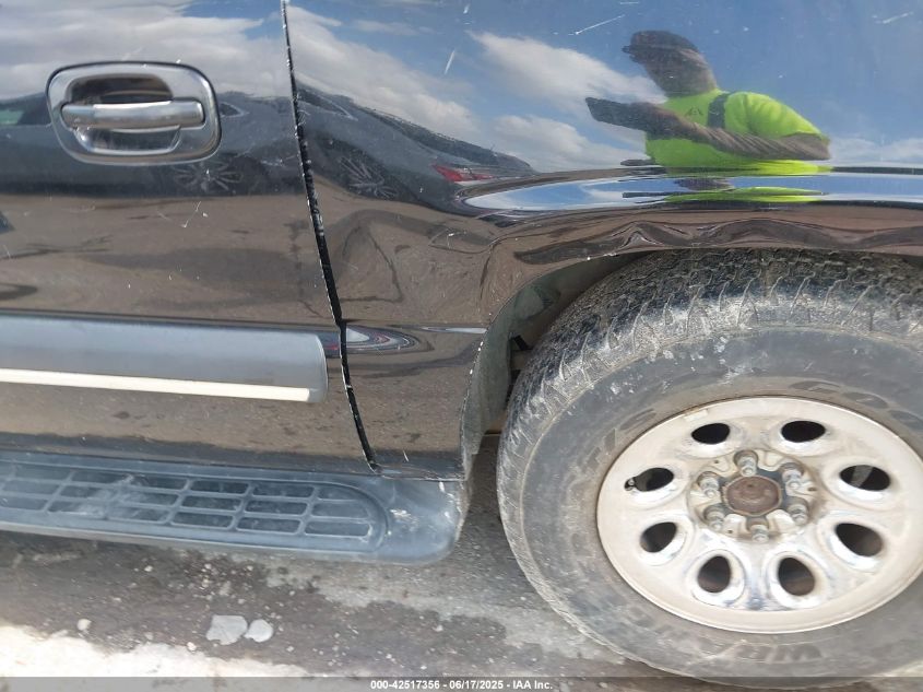 2003 Chevrolet Suburban 1500 Lt VIN: 3GNFK16Z23G105100 Lot: 42517356