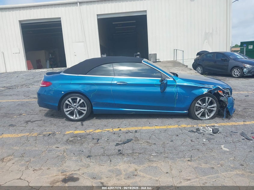 VIN WDDWK4JB4JF617868 2018 MERCEDES-BENZ C 300