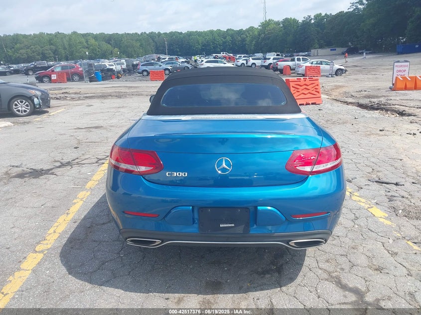 VIN WDDWK4JB4JF617868 2018 MERCEDES-BENZ C 300