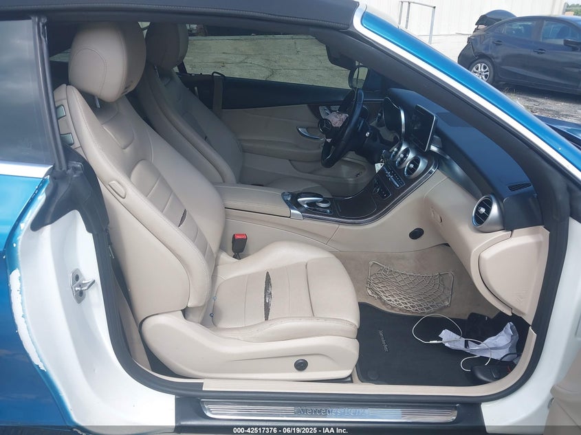 VIN WDDWK4JB4JF617868 2018 MERCEDES-BENZ C 300