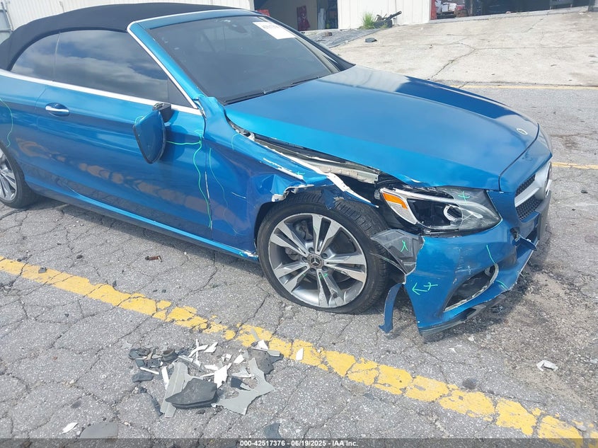 VIN WDDWK4JB4JF617868 2018 MERCEDES-BENZ C 300