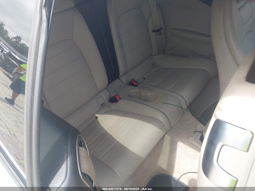 VIN WDDWK4JB4JF617868 2018 MERCEDES-BENZ C 300