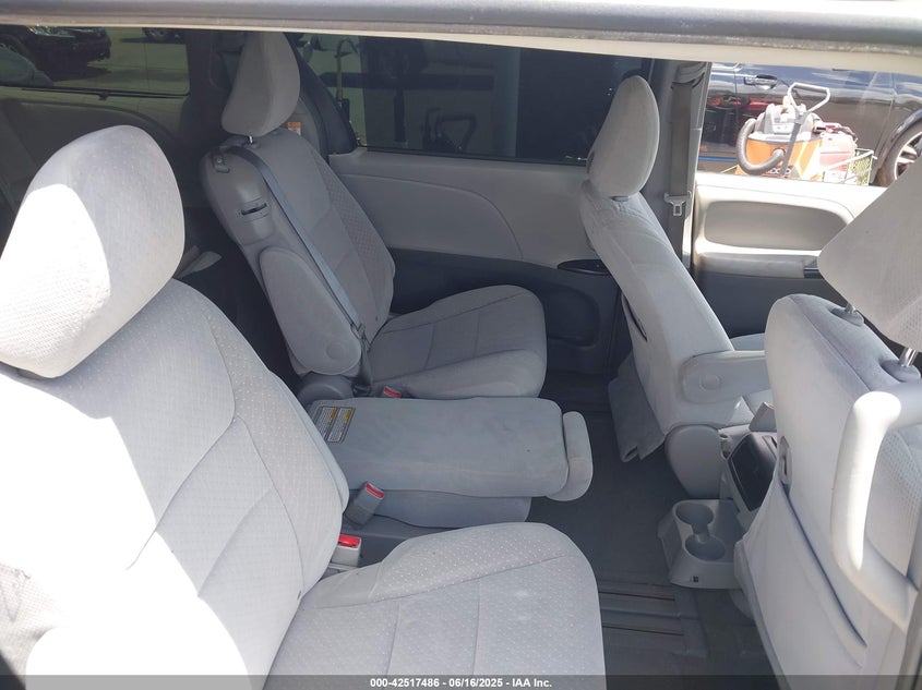 2015 Toyota Sienna Le 7 Passenger/Le 8 Passenger VIN: 5TDKK3DC6FS664852 Lot: 42517486