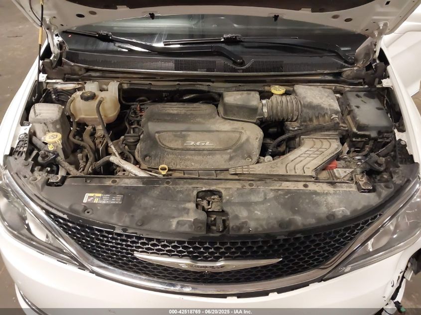 2017 Chrysler Pacifica Touring-L Plus VIN: 2C4RC1EGXHR710518 Lot: 42518769