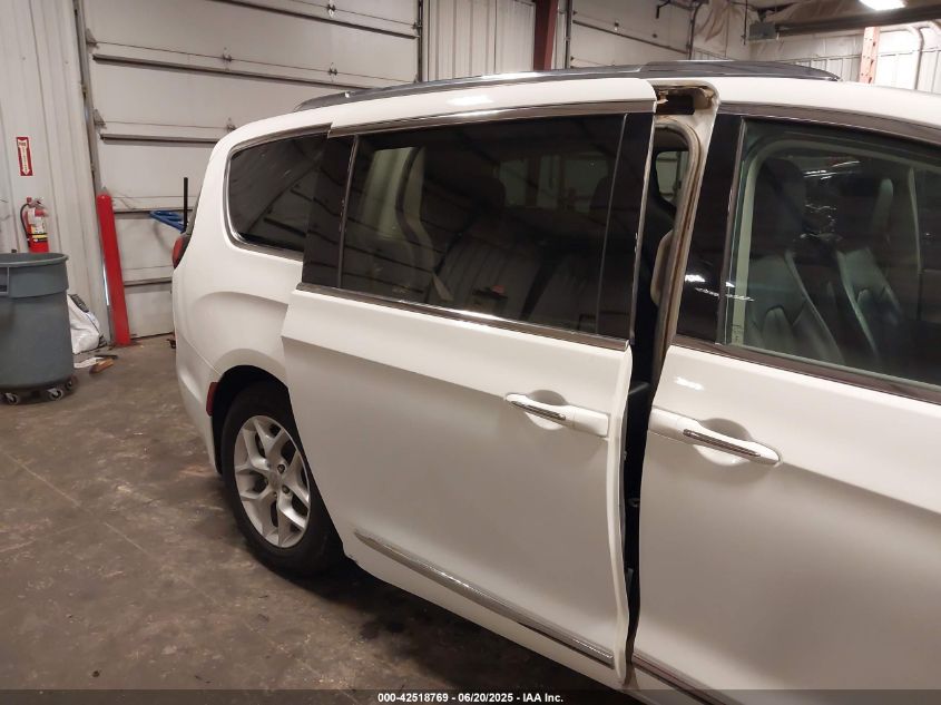 2017 Chrysler Pacifica Touring-L Plus VIN: 2C4RC1EGXHR710518 Lot: 42518769