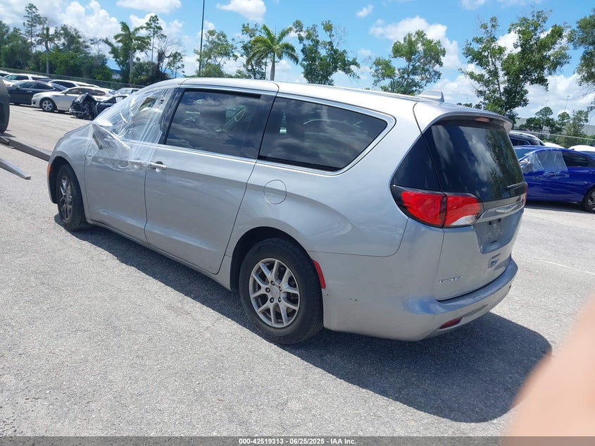 Vin: 2c4rc1dg7hr516711, lot: 43012116, chrysler pacifica touring 20173