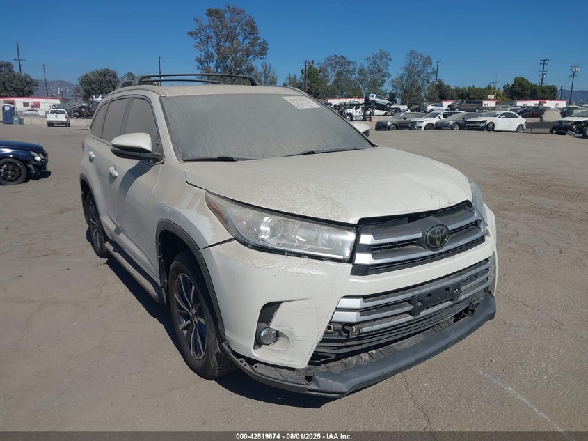 Vin: 5tdkzrfh9js533091, lot: 43012677, toyota highlander xle 20181