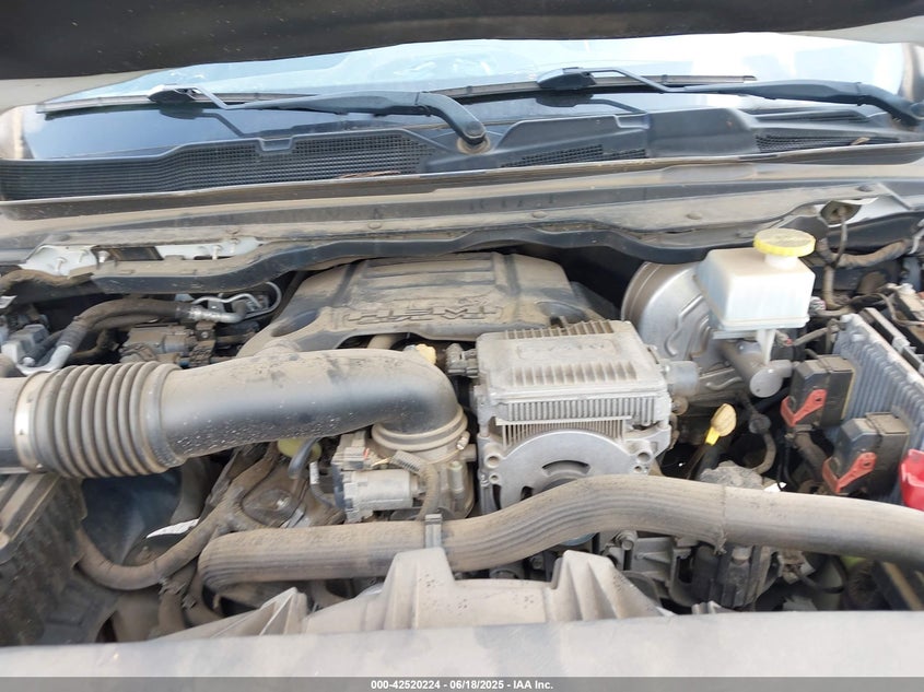 2019 RAM 1500 LARAMIE  4X4 5'7 BOX - 1C6SRFJT7KN605947