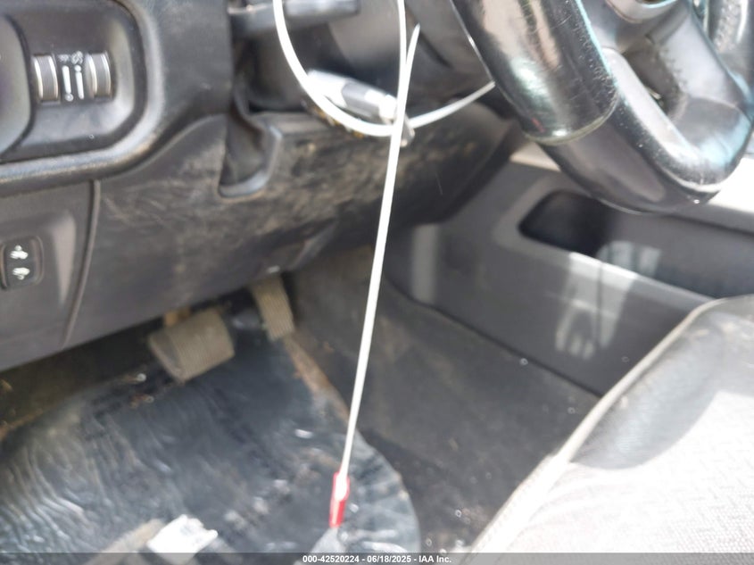 2019 RAM 1500 LARAMIE  4X4 5'7 BOX - 1C6SRFJT7KN605947