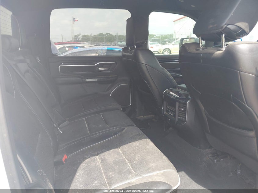 2019 RAM 1500 LARAMIE  4X4 5'7 BOX - 1C6SRFJT7KN605947