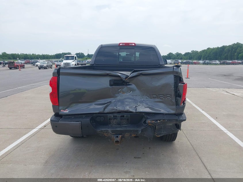 2019 TOYOTA TUNDRA SR5 5.7L V8 - 5TFUW5F15KX807976