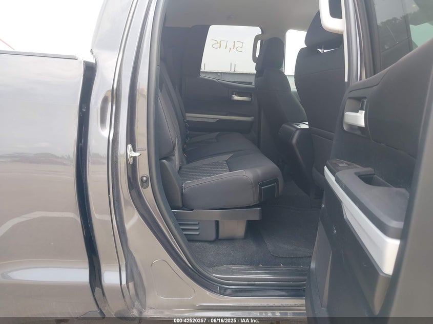 2019 TOYOTA TUNDRA SR5 5.7L V8 - 5TFUW5F15KX807976