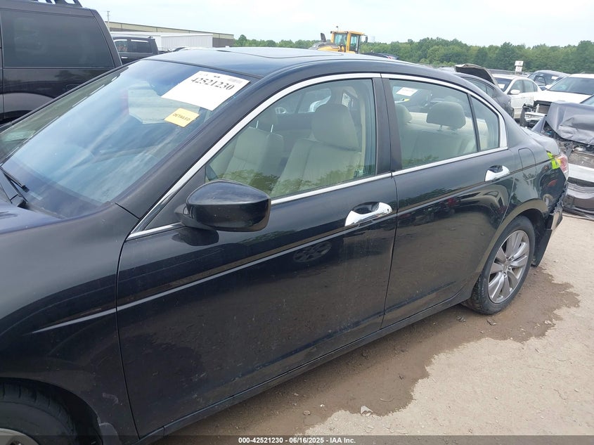 2011 HONDA ACCORD VIN: 1HGCP3F89BA019619
