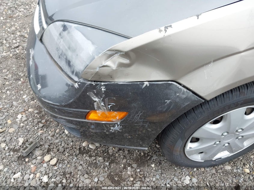 1FAFP36N115W21462 2001 FORD FOCUS photo no. 6