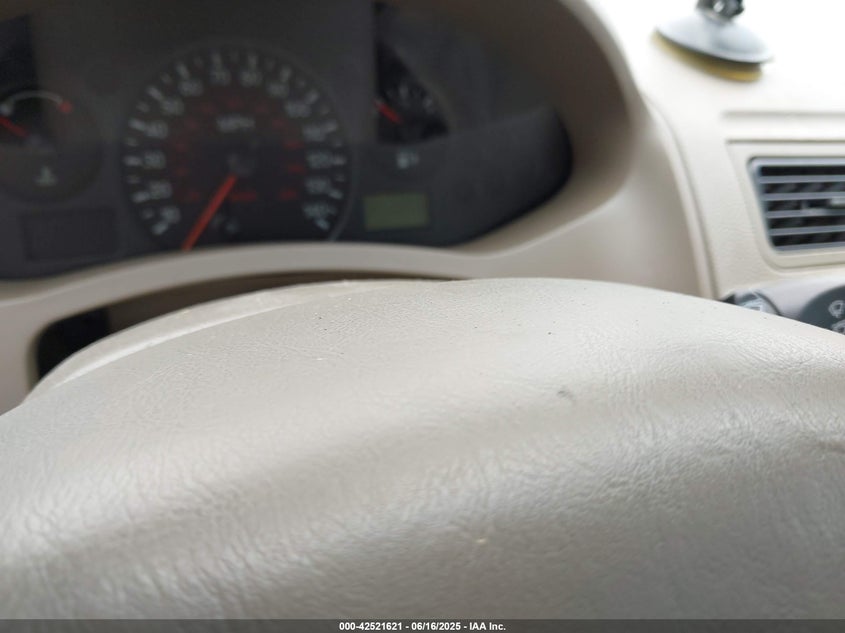 1FAFP36N115W21462 2001 FORD FOCUS photo no. 7