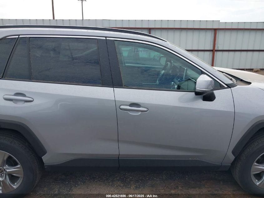 2025 Toyota RAV4 - 2T3W1RFV2SW374218