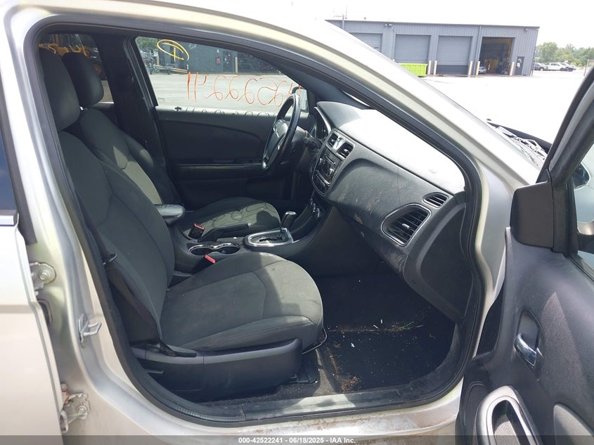 2012 CHRYSLER 200 VIN: 1C3CCBBB0CN130614