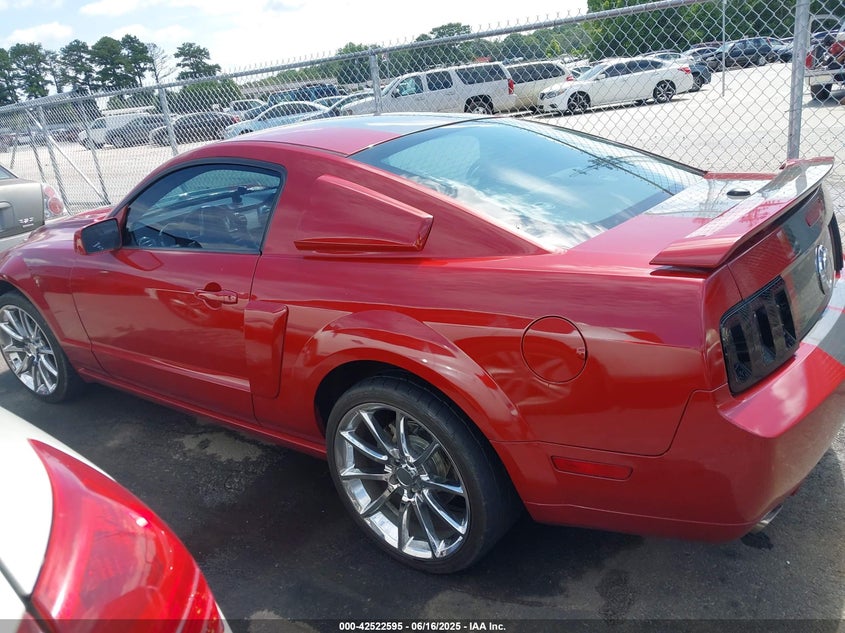 2008 FORD MUSTANG VIN: 1ZVHT82H885111628