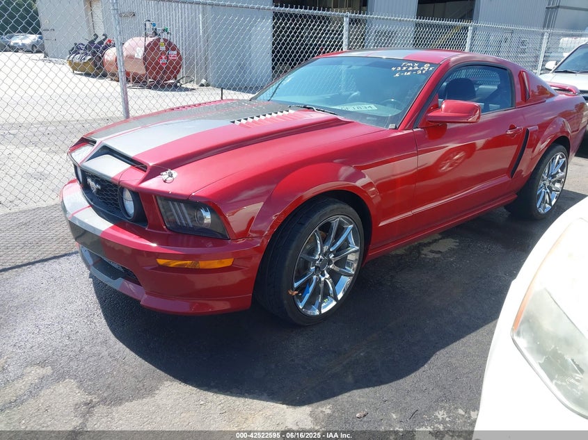 2008 FORD MUSTANG VIN: 1ZVHT82H885111628