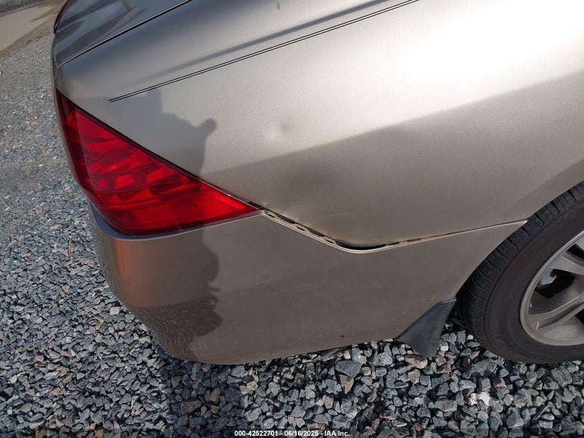 2007 HONDA ACCORD VIN: 1HGCM568X7A172201