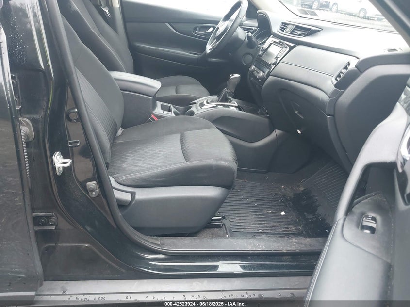 VIN KNMAT2MT7LP507257 2020 NISSAN ROGUE SV FWD