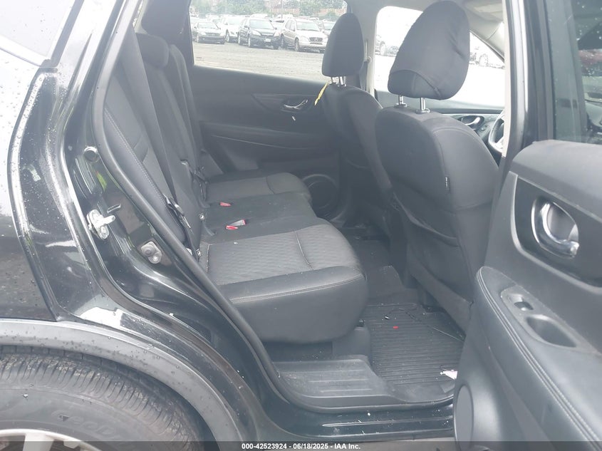 VIN KNMAT2MT7LP507257 2020 NISSAN ROGUE SV FWD