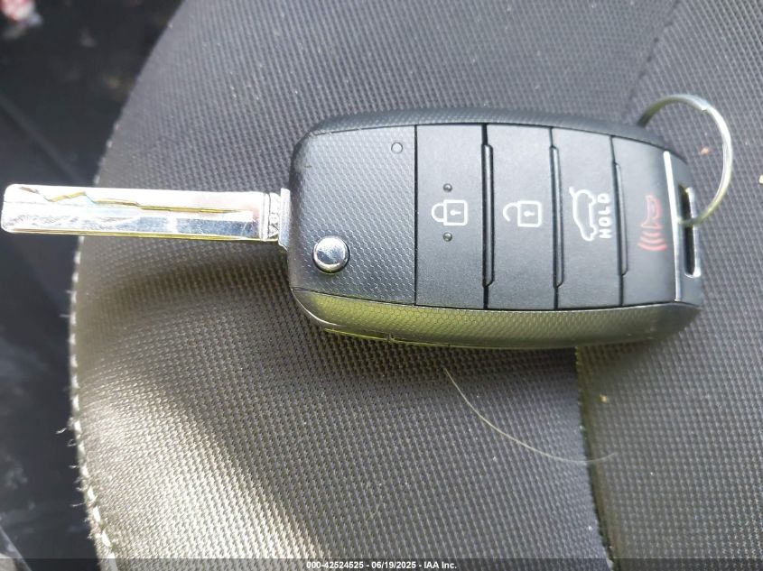 2016 Kia Soul VIN: KNDJN2A27G7325604 Lot: 42524525