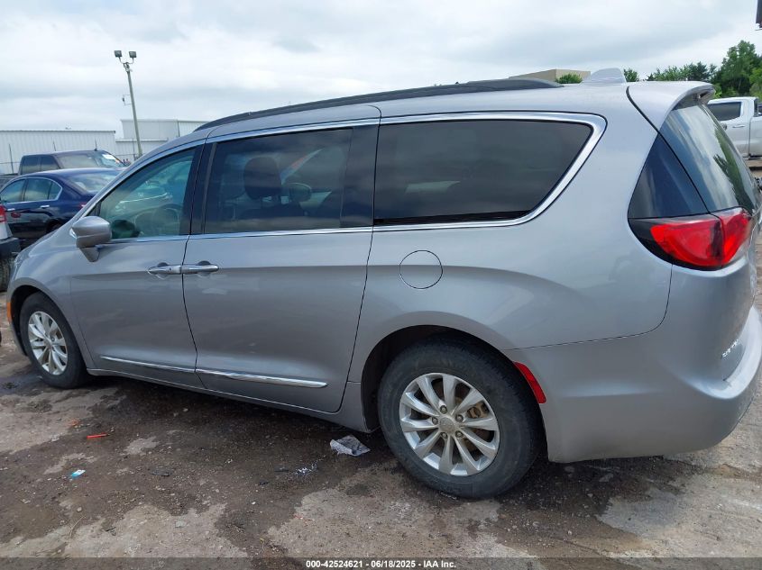 2017 Chrysler Pacifica Touring-L VIN: 2C4RC1BG1HR551439 Lot: 42524621