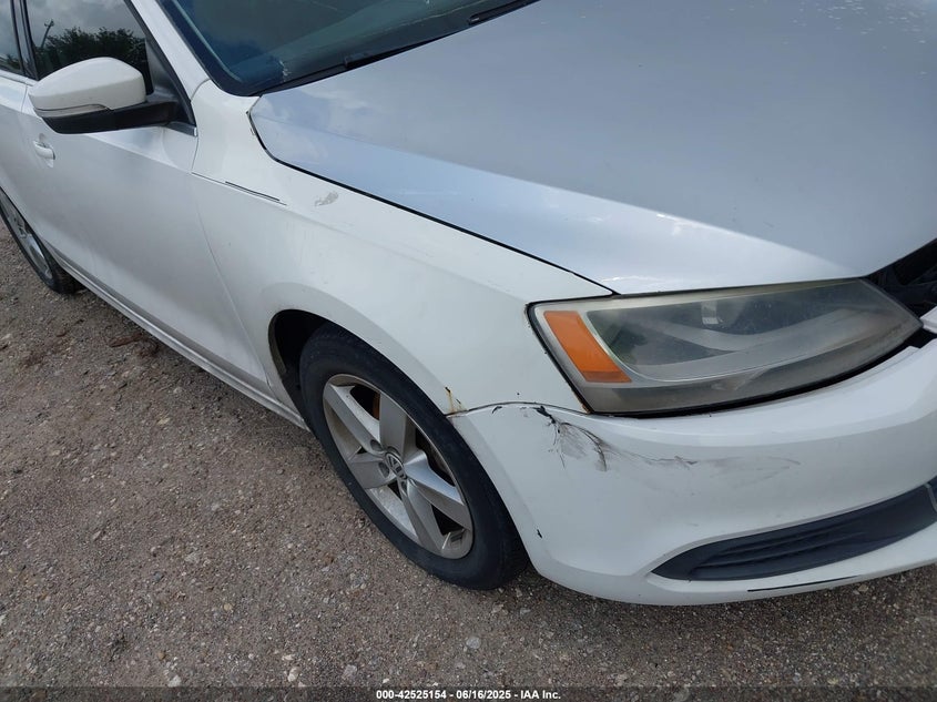 2014 VOLKSWAGEN JETTA VIN: 3VWLL7AJ4EM366694