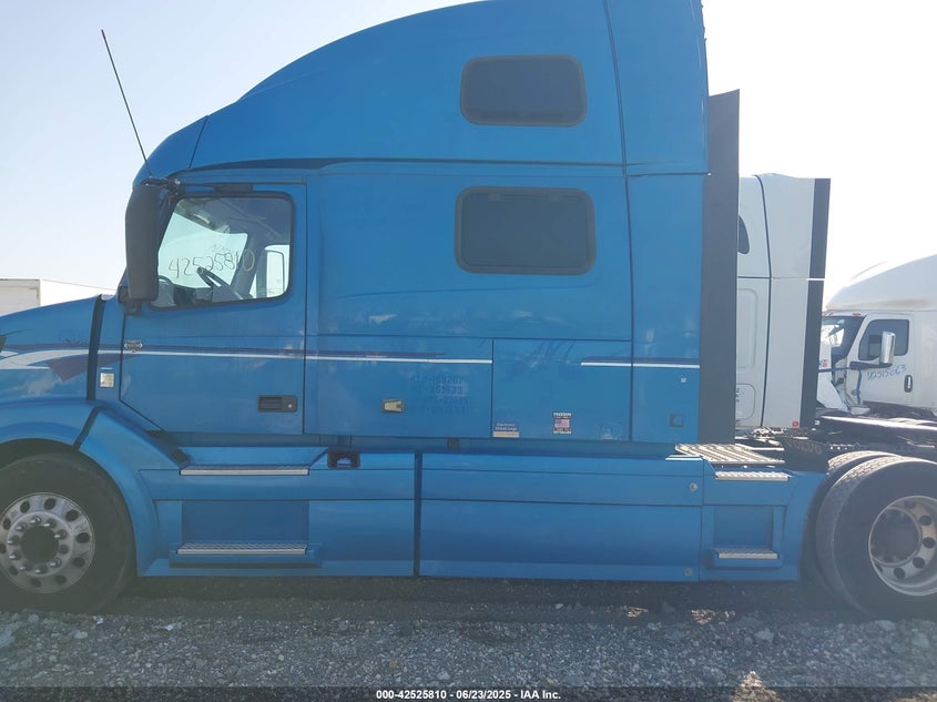 2013 Volvo Vn Vnl VIN: 4V4NC9EH4DN133311 Lot: 42525810