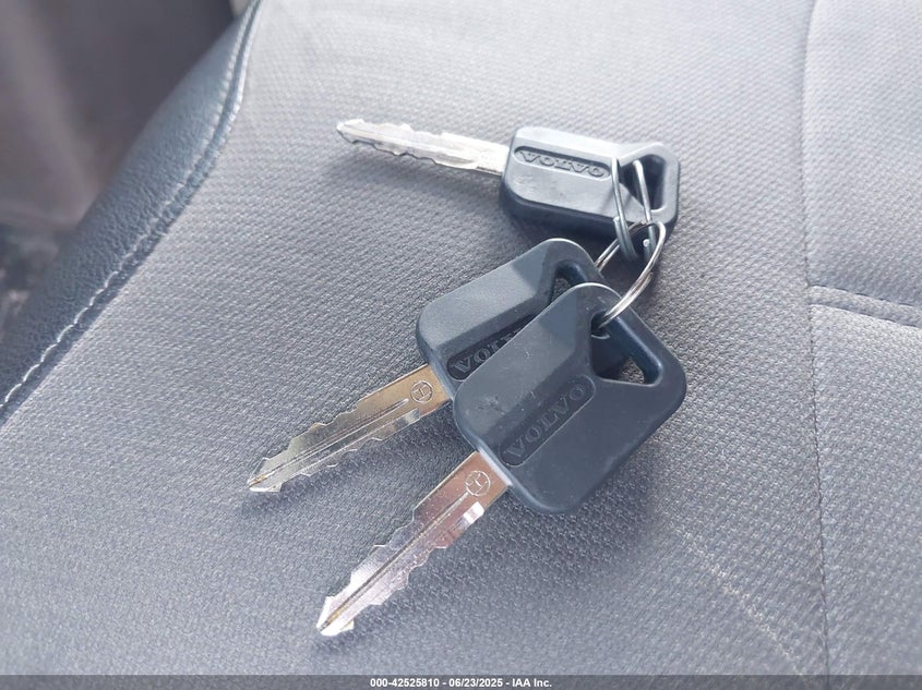 2013 Volvo Vn Vnl VIN: 4V4NC9EH4DN133311 Lot: 42525810