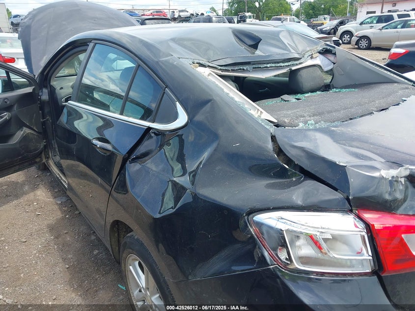 2018 CHEVROLET CRUZE LT AUTO - 1G1BE5SM5J7107070