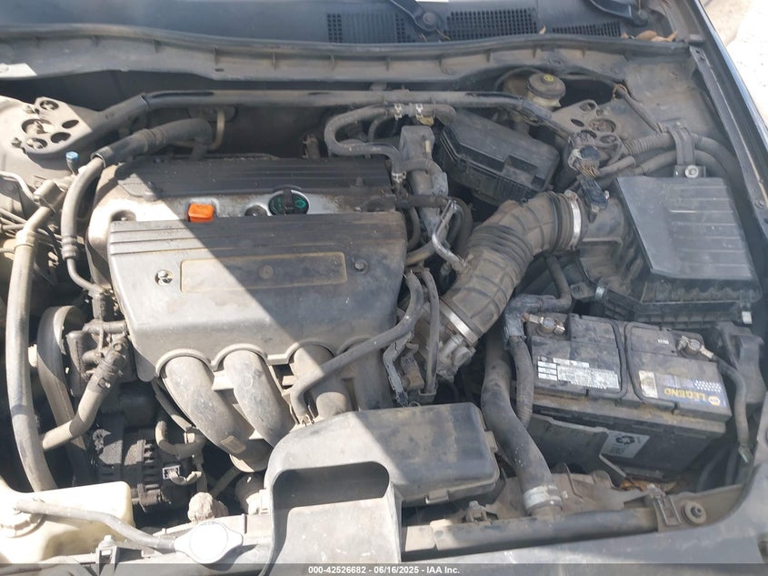 2008 HONDA ACCORD VIN: 1HGCP26828A008271