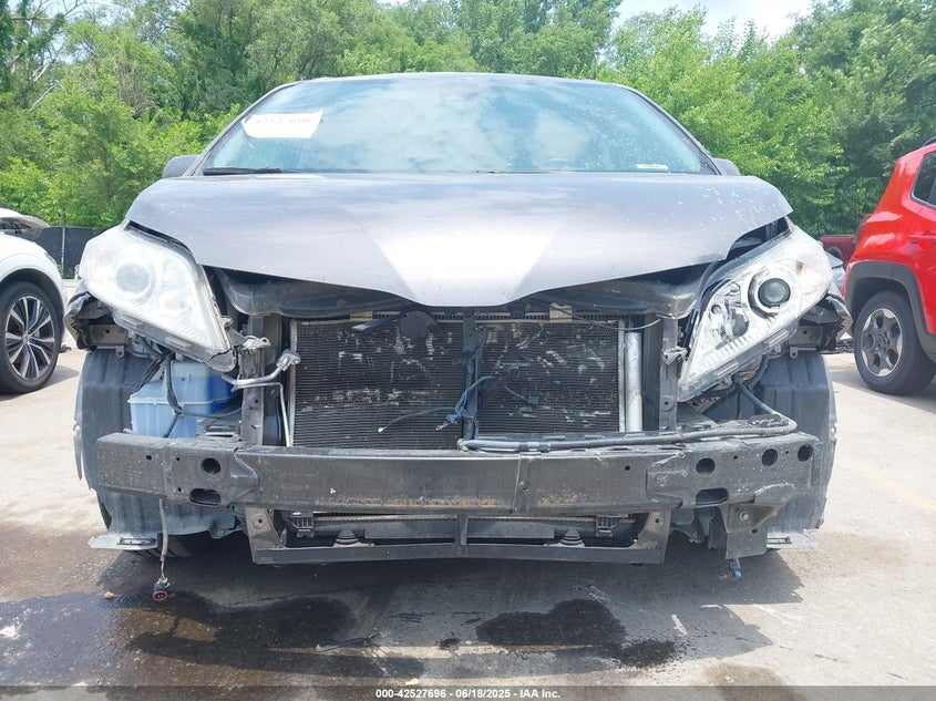 VIN 5TDYZ3DCXLS081671 2020 TOYOTA SIENNA XLE