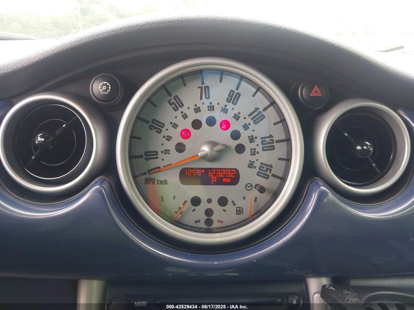 2006 Mini Cooper S VIN: WMWRH33516TL93102 Lot: 42529434