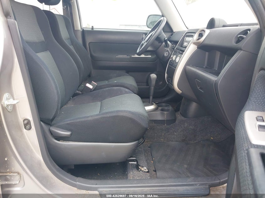 2006 SCION XB VIN: JTLKT324864107465