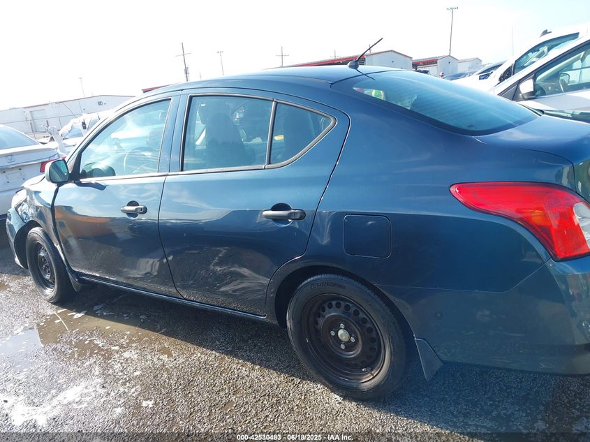 2015 NISSAN VERSA 1.6 S - 3N1CN7AP5FL841927