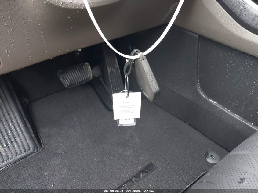 2025 Kia Carnival - KNDNB5K33S6524084