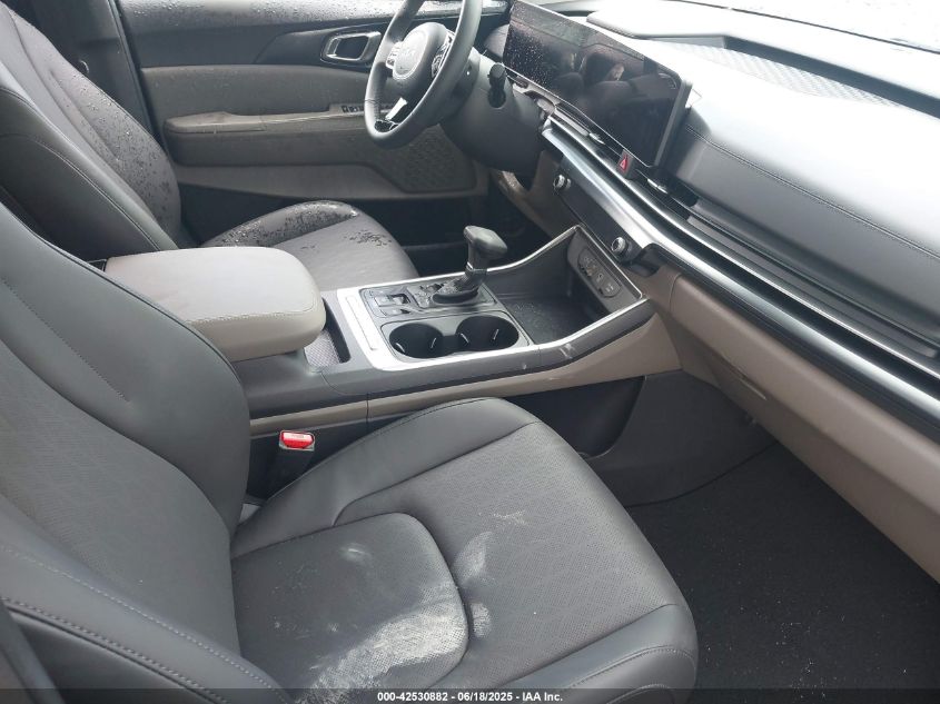 2025 Kia Carnival - KNDNB5K33S6524084