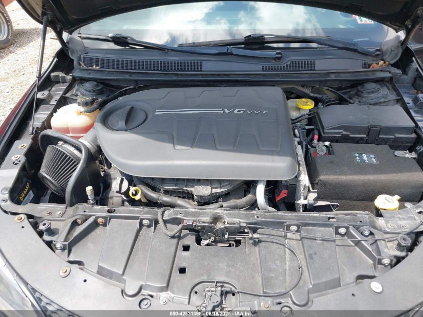 2015 Chrysler 200 S VIN: 1C3CCCDG0FN618545 Lot: 42531398