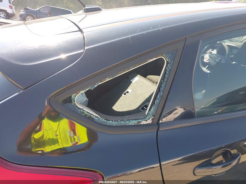 2015 FORD FOCUS SE - 1FADP3K29FL202412