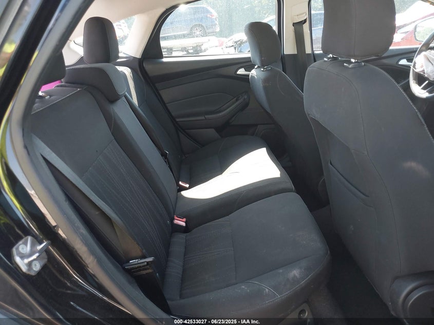 2015 FORD FOCUS SE - 1FADP3K29FL202412