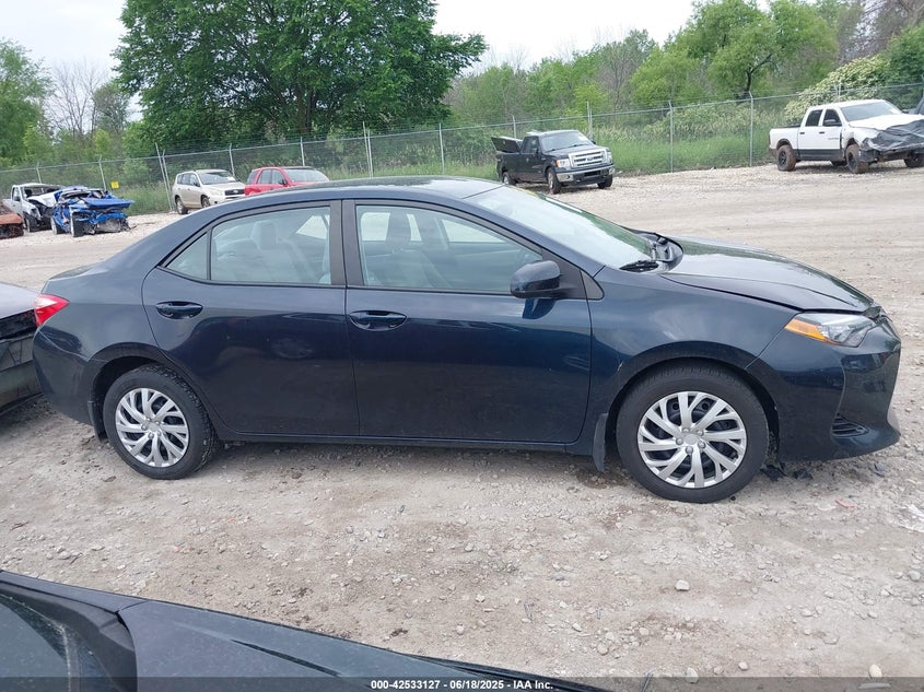 2017 TOYOTA COROLLA LE - 2T1BURHEXHC770550