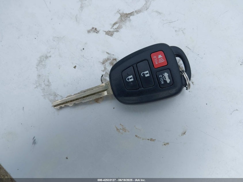 2017 TOYOTA COROLLA LE - 2T1BURHEXHC770550