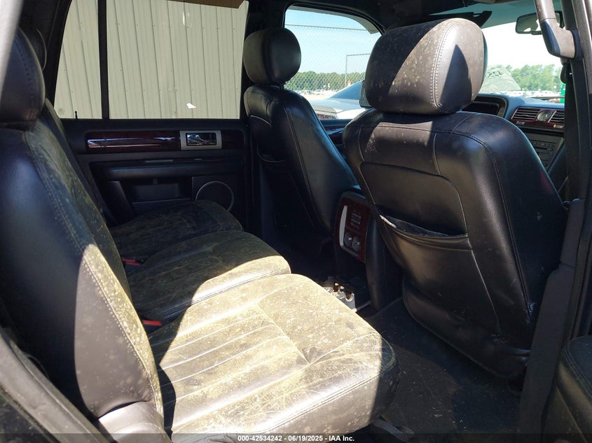 2006 LINCOLN NAVIGATOR VIN: 5LMFU27506LJ29240