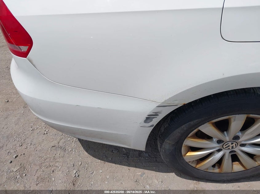 2014 VOLKSWAGEN PASSAT 2.5L WOLFSBURG EDITION - 1VWAP7A33EC008114